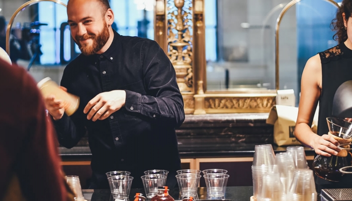 Running a Bar: 8 Tips To Becoming a Successful Bar Manager - ESP Metal Products & Crafts